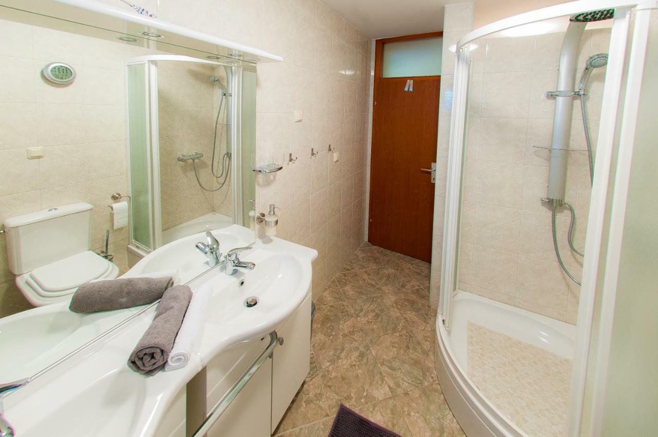 Maestral Suites ชิเบนิก ภายนอก รูปภาพ